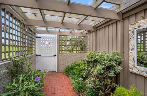 Saint Helena Island House | 125 Ocean Point