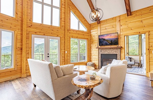 Lake Lure House | 12pm check-in/out. NEW Modern Mountain Log House in Lake Lure on 30 acres