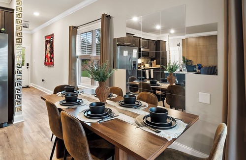 Athens House | 13 mins to Downtwn & Stadium - Game Room - Game Day
