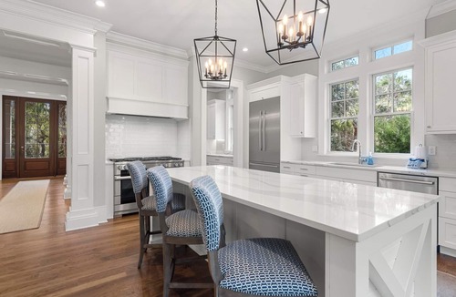 Vanderhorst Plantation House | 133 Governors Drive by Akers Ellis Rentals