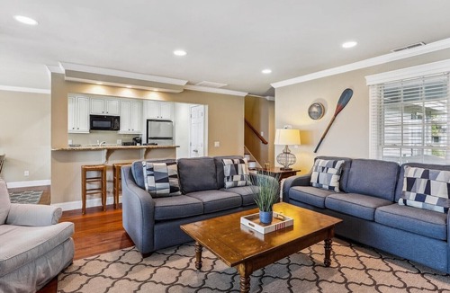 South Beach Villa | 15 Lands End ~ Enjoy Views of Calibogue Sound from Private Deck
