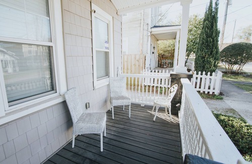River District House | 15 Mins Walk to Riverwalk, Brooklyn Arts Home!