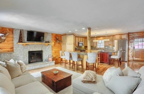 Sigel House | 15% off Spring Special - Wifi - Family and Pet Friendly - One Level