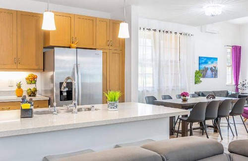 Makaha Valley House | 157 m² House ∙ 4 bedrooms ∙ 14 guests