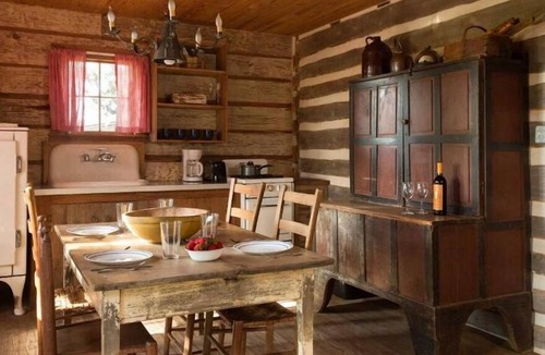 Cat Spring Cabin | 1800-style cedar Log Cabin on Blisswood Ranch with many optional activities!