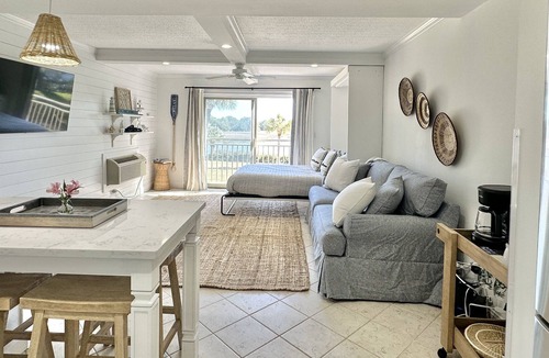 South Beach Villa | 1807 Bluff Villa - STUDIO! PRIVATE BEACH ACCESS! SOUTH BEACH MARINA!