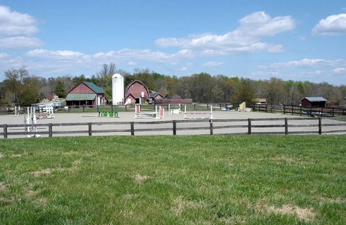 Gordonsville Cottage | 1856 Manor Vacation Rental on Huge Horse and Cattle Farm near Charlottesville, Virginia