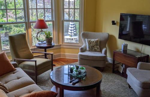 Historic District Villa | 1879 Downtown Annapolis Home with Koi Ponds and Gardens