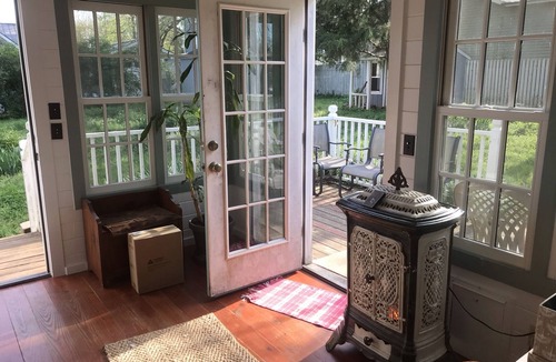 Hillsborough House | 1898 Mill House in Historic District: Lunarose Cottage and Artist Retreat