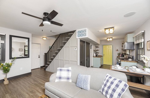 Toddville Road House | 1945 Remodeled Cottage House 7 mins to Airport & Uptown