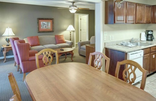 Williamsburg Condo | 1BR/1BA Condo in Williamsburg - 2 Beds