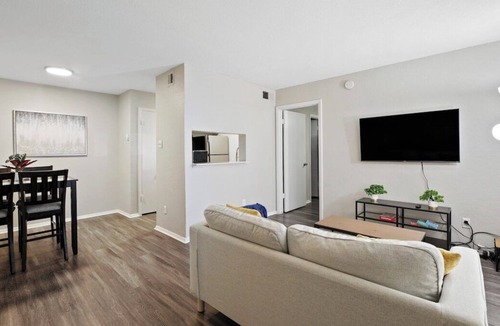 North Austin Civic Association Apartment | 1BR Apt in Austin, TX: Gym, Pool, Near Attractions