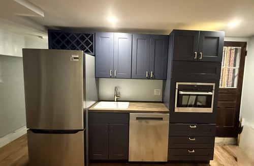 Bloomingdale Apartment | 1BR Bloomingdale Retreat with Private Entry. Walkable & Quiet Neighborhood.
