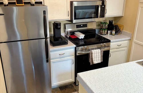 Westover Hills Condo | 1BR Condo Near Downtown & The Domain – Stylish, Cozy, and Convenient