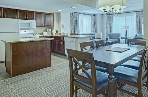 Old Town West Condo | 1br Deluxe Unit Experience US History!