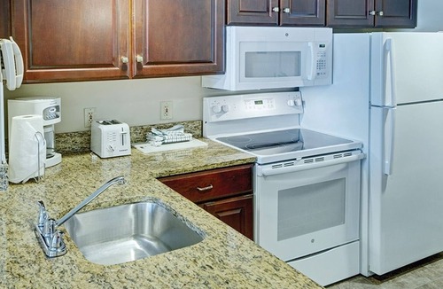 Old Town West Condo | 1br Deluxe Unit Experience US History!