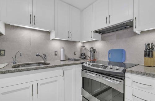 Chinatown Apartment | 1BR Fully Furnished Apartment near National Museum by RedAwning