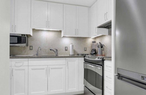 Chinatown Apartment | 1BR Fully Furnished Apartment near National Museum by RedAwning