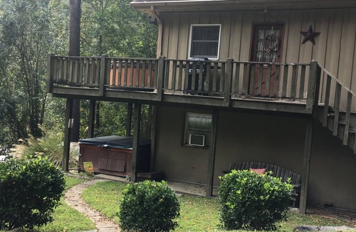 Mill Spring Ski Chalet | 1BR Garden View 1 Bottom floor of Chalet - Hot tub- Grill
