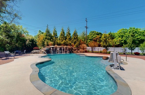Lower Township House | 1BR King Bed Sofa Bed Sleeps 4 POOL - 9