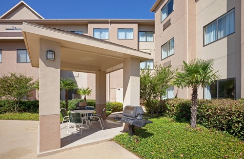 San Angelo Apartment | 1BR King Suite w/Complimentary Breakfast + Pool