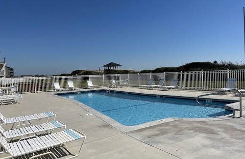 Atlantic Beach Apartment | 1st Floor Studio · Beach Access · Pool & Kitchenette
