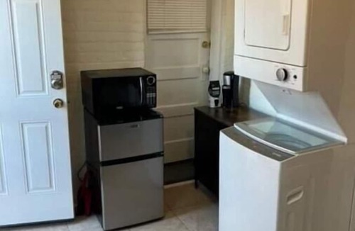 Brightwood Park Apartment | 2 Beautiful Petworth subway transportation walking distance