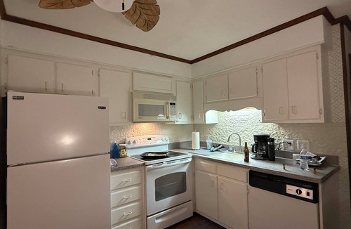 Gulf Stream Estates Condo | 2-bedrm condo w/pool in Murrells Inlet/Garden City Area walk to Prvt beach.