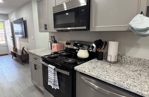 Florence House | 2-bedroom/2B townhome in tranquil Florence