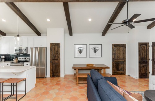 Nemo Cottage | 2 Bedroom Casita (1 King, 2 Queens)