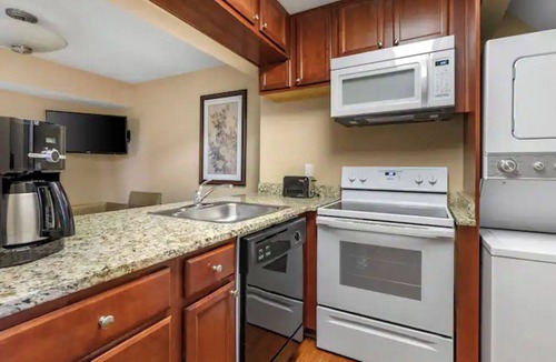 Berkeley Condo | 2 Bedroom Condo, Historic Powhatan, Hilton Resort!