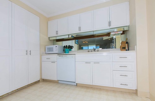 Waikiki Condo | 2-Bedroom Condo Just 8 Minutes Walk to Waikiki Beach