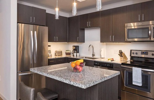 Warehouse District Condo | 2 Bedroom Condo w/Kitchen in Austin!