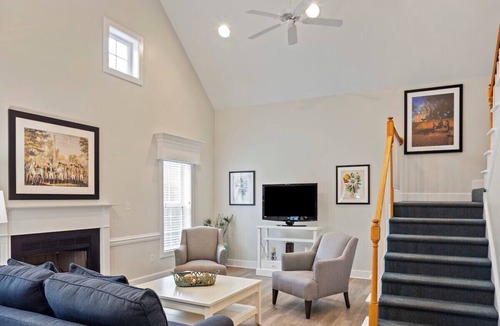 Lackey Cottage | 2 bedroom Cottage over America Birthday