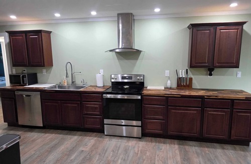 West Oak Hill House | 2-bedroom Home with country charm and Pool. Pet-Friendly!