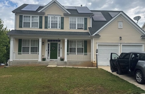 Waldorf House | 2 bedroom in a basement With 1 Private Bathroom and 1 share Bathroom