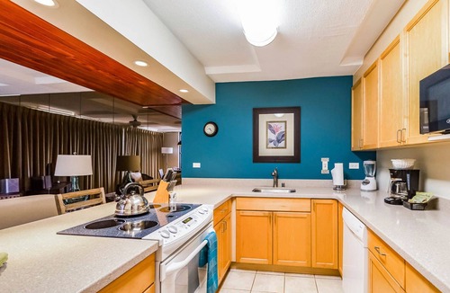 Makaha Condo | 2-Bedroom Oceanfront Condo w/Private Lanai