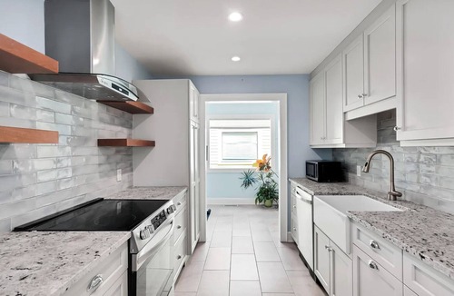 Wilmington Historic District House | 2-bedroom townhome in tranquil Wilmington with AC comfort