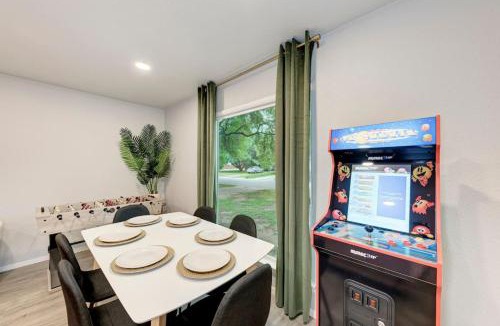 Johnston Terrace House | 2 Combined Homes - 2 Private Pools - 16 Guests