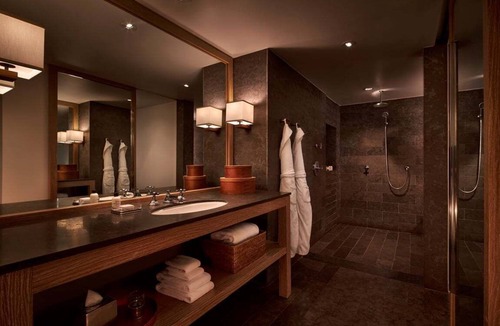 West End Hotel | 2 Connecting Suites at a 5⭐️ Hotel