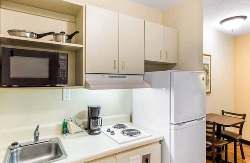 Myrtle Beach Apartment | 2 Full Beds | Smoking, Kitchen