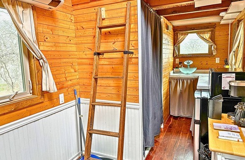 Eastland Cabin | 2 Lakefront Tiny Home, Glamping, Fishing, Kayaking