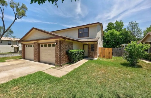 Town And Country Park Addition House | 2 Master Suites + Peaceful + Colorful + Fenced in Yard + Near Trails and Parks
