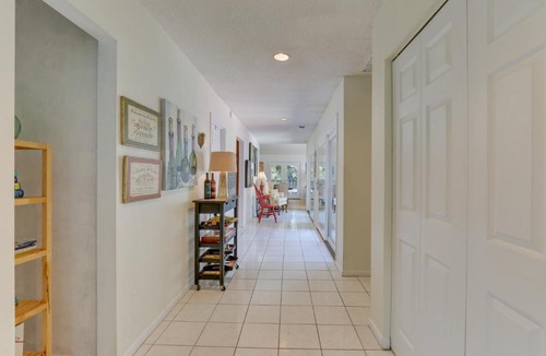 Sea Pines House | 2 Mi to Beach: Hilton Head Home w/Furnished Deck