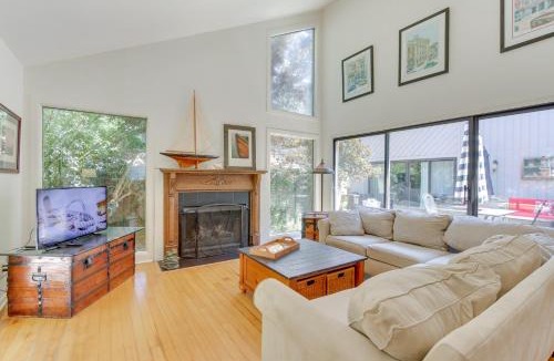 Sea Pines House | 2 Mi to Beach: Hilton Head Home w/Furnished Deck