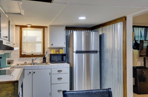 Hinesville Apartment | 2 Mi to Fort Stewart: Cozy + Convenient Apt!