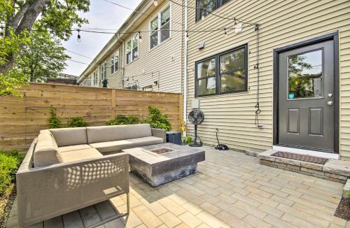 Le Droit Park House | 2 Mi to National Mall: Modern DC Retreat w/Patio