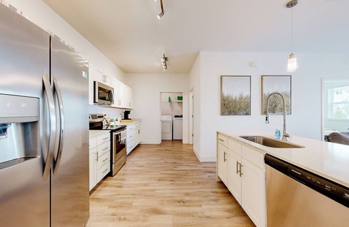 Gainesville Condo | 2 Mi to UF Campus! Dog-Friendly Condo w/Pool