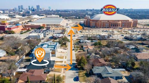 Fort Worth Cultural District House | 2 Min Walk Dickies Arena Lux Home Parking