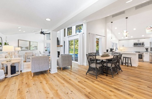 South Beach House | 2 Min Walk to Beach, Fenced Yard and Heatable Pool!